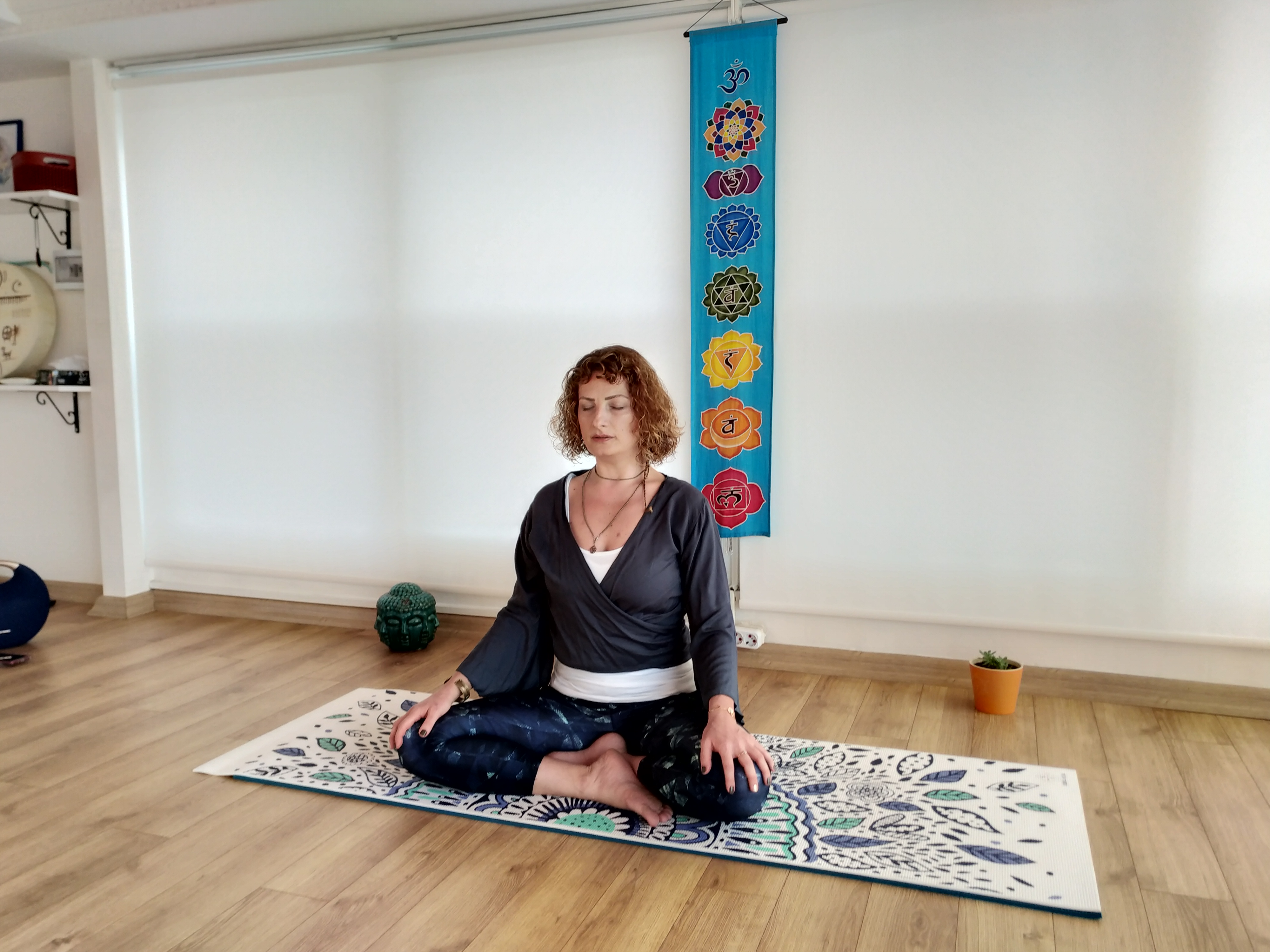 Mavi Yoga Stdyo Dersleri Aysun Akali